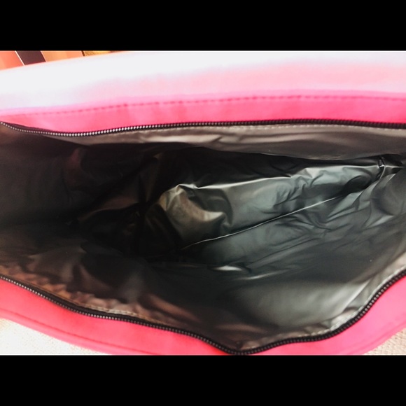 Brand new Victoria Secret cooler bag - Picture 5 of 8